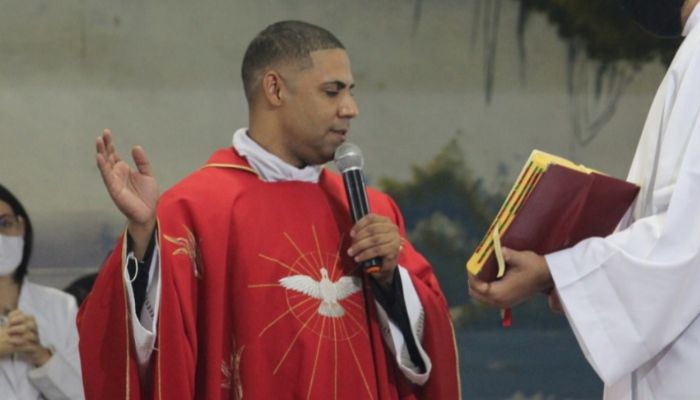 Delegada denuncia obstrução em inquérito que investiga padre em Cascavel